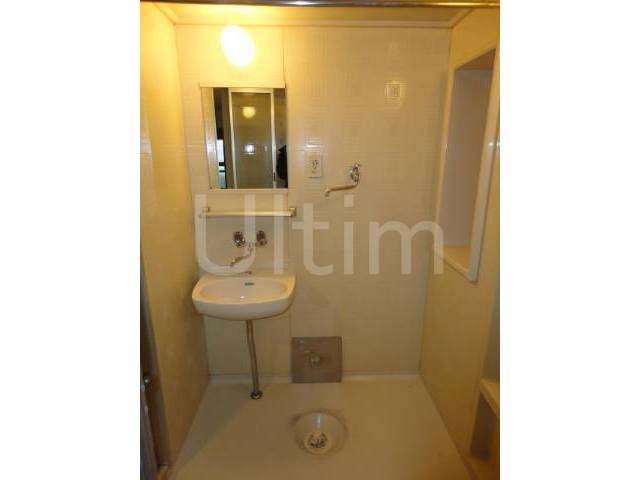 Other Equipment. Wash basin