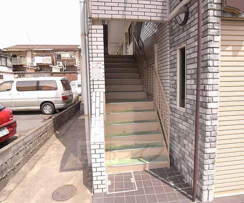 Entrance. Entrance is!