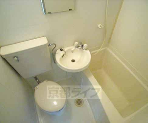 Bath. Cleaning Ease unit bus