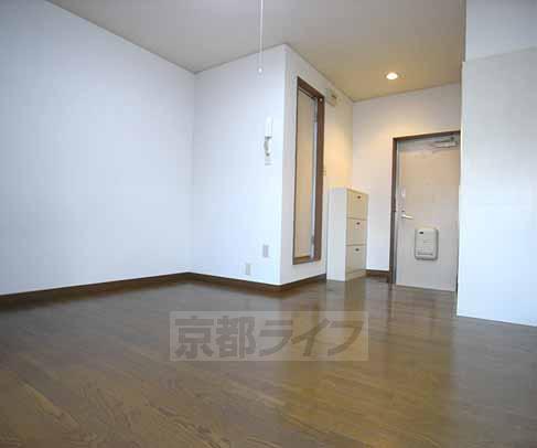 Living and room. From Western-style another angle