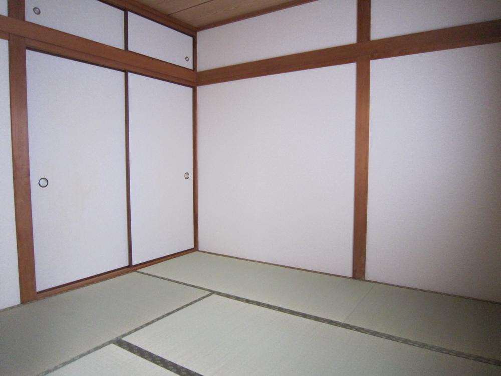 Non-living room. Indoor (June 2010) Shooting