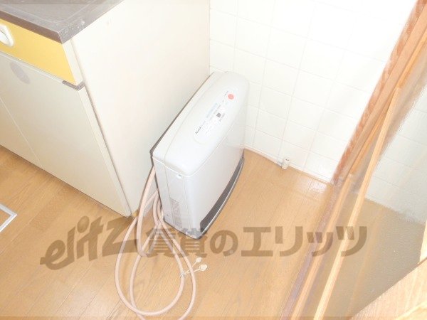 Other room space. Refrigerator yard