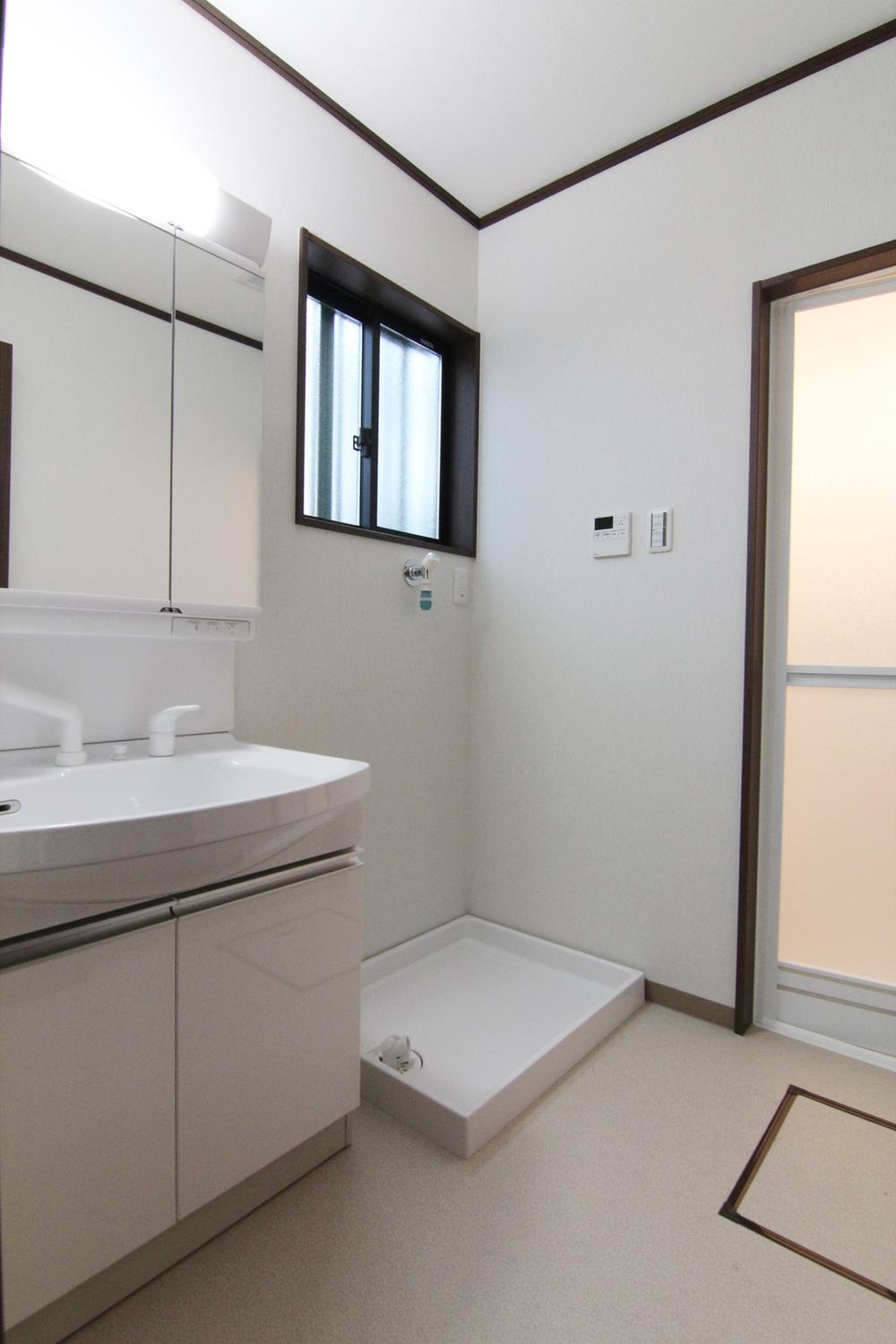 Same specifications photos (Other introspection). Basin same specifications