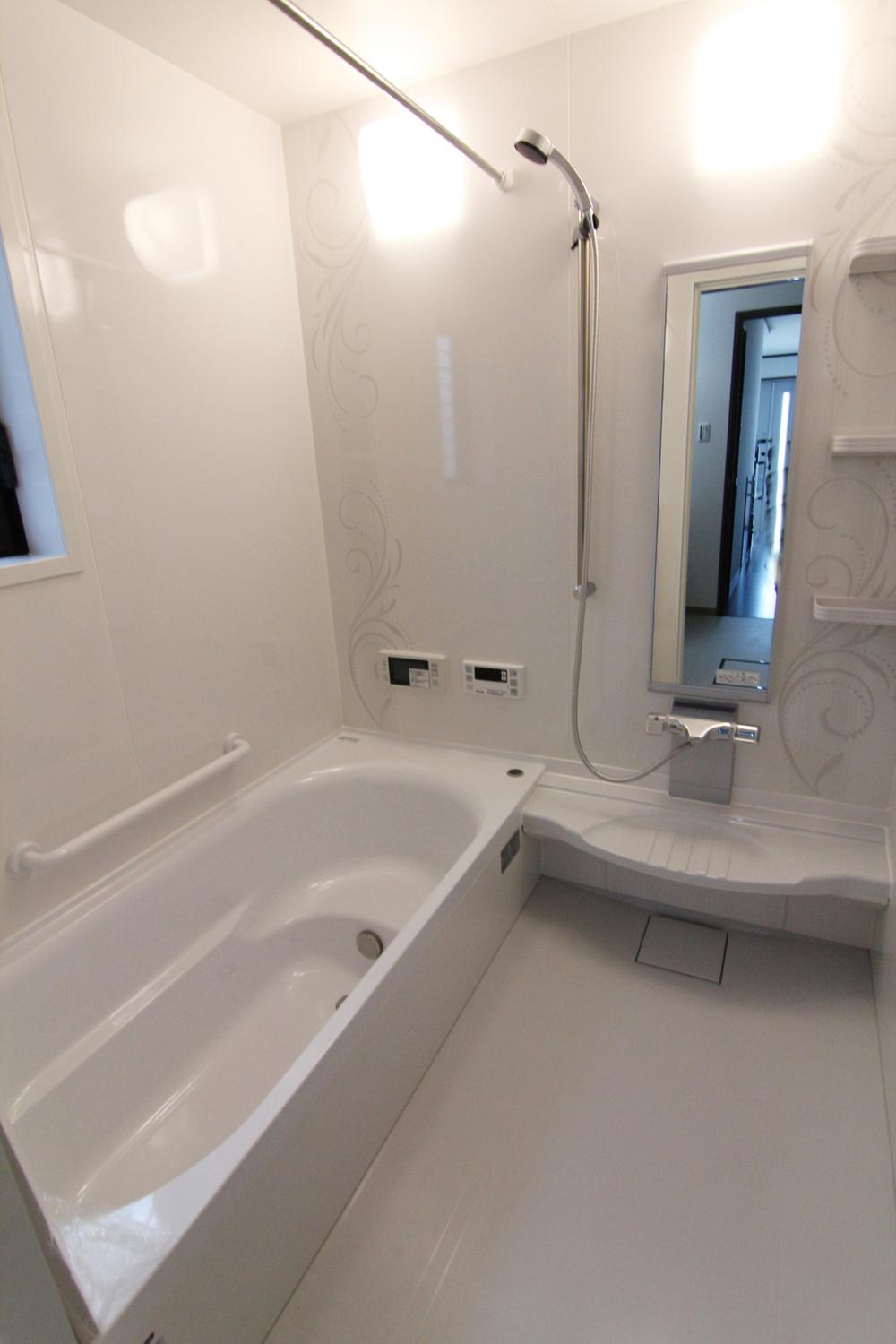 Same specifications photo (bathroom). Bathroom same specifications