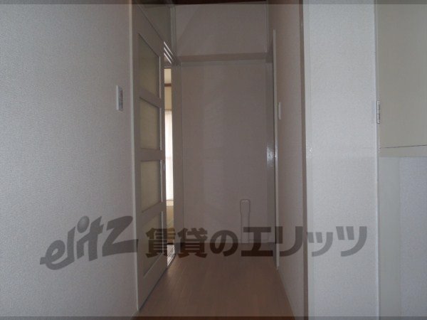 Other room space. Corridor