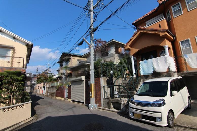 Local photos, including front road. local Before road 4m