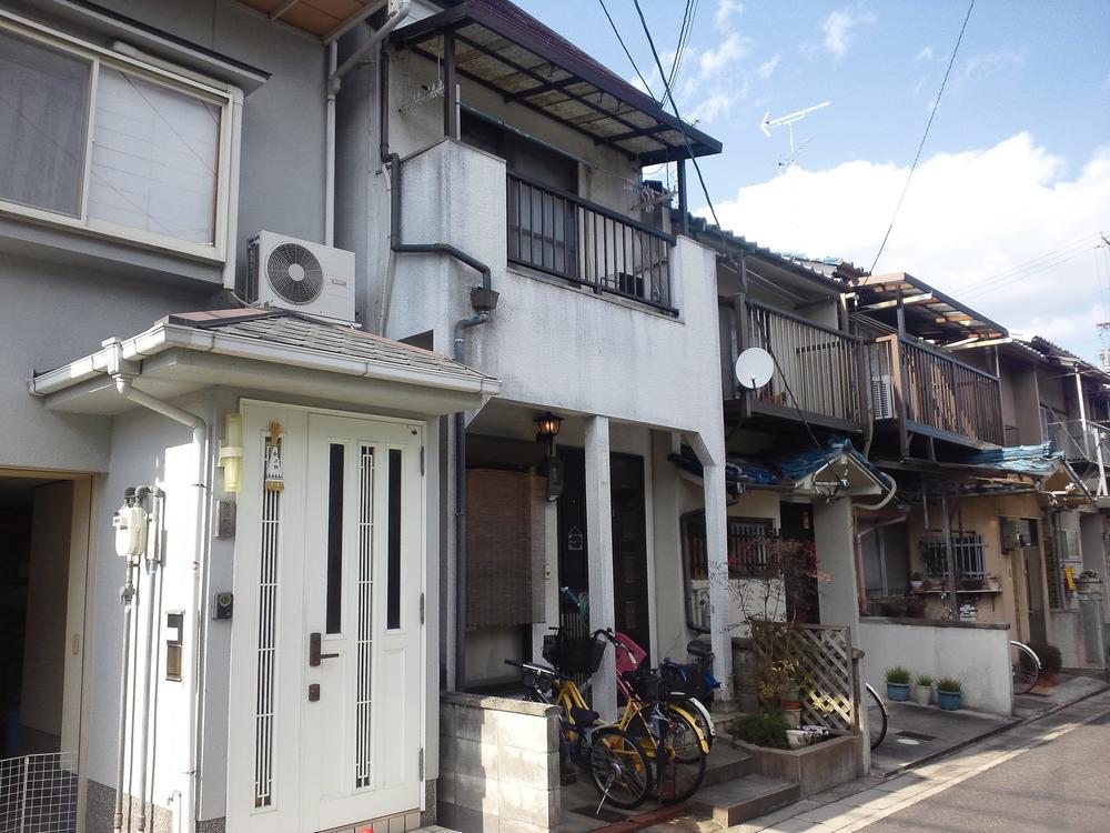 Local appearance photo