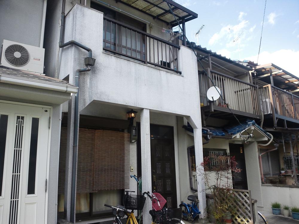 Local appearance photo