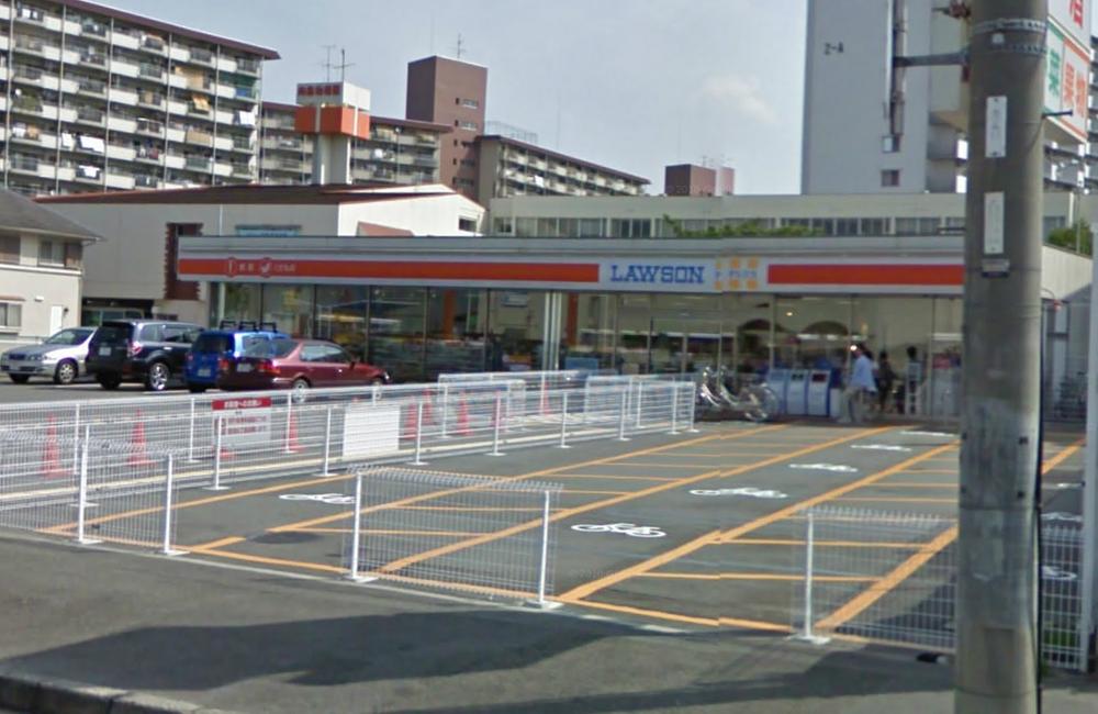 Convenience store. 978m to Lawson