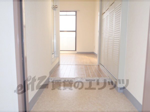 Other room space. Corridor