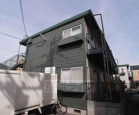 Building appearance. The Heights has been followed as far as it will go.