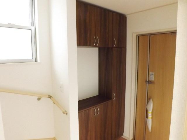 Other introspection. Of large capacity shoe box equipping.