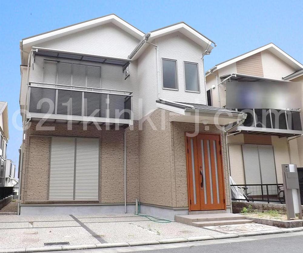 Same specifications photos (appearance). Same specifications photos (appearance) parking two possible first floor second floor shutters with shutter