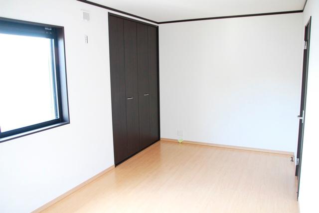 Same specifications photos (Other introspection). Same specifications photo (Western-style introspection)