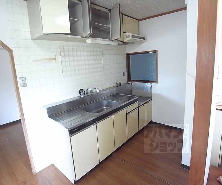 Kitchen. Kitchen space.