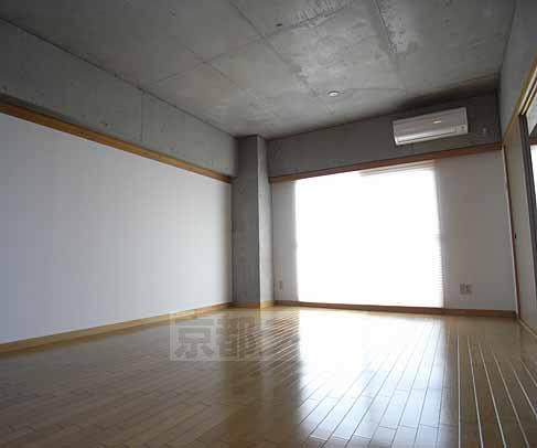 Living and room. Also it gives the installed air conditioning in the living room.