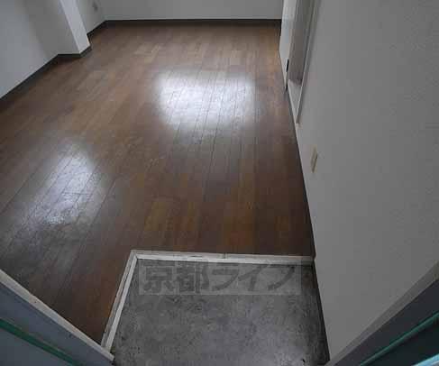 Living and room. It overlooks the room since the beginning of the entrance.