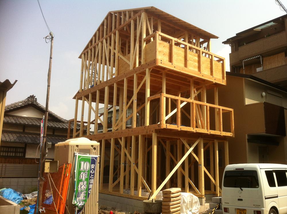 Local appearance photo. local Completion of framework (September 2013) Shooting