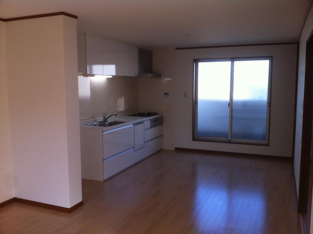 Kitchen. Indoor (11 May 2013) Shooting