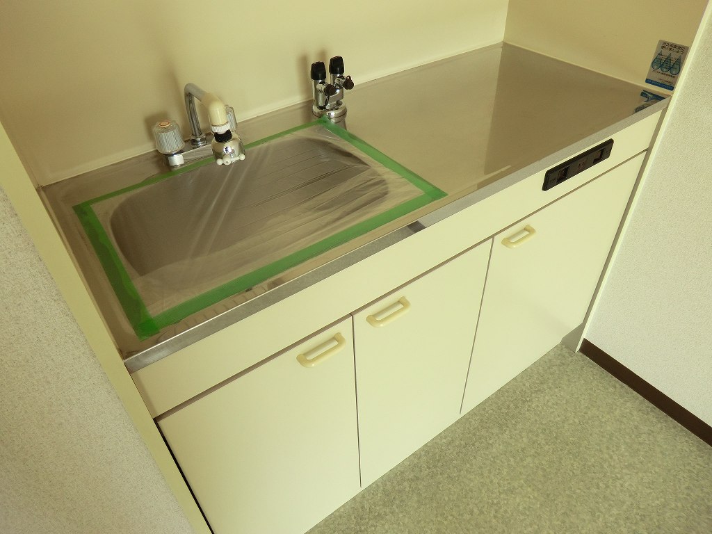 Kitchen. Gas stove 2 burners can be installed ◎