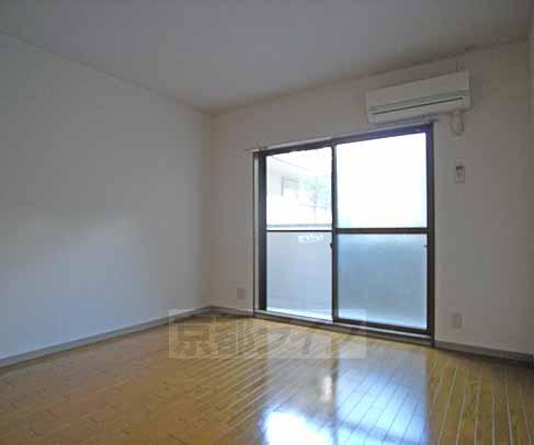 Living and room. Is the room of spread.