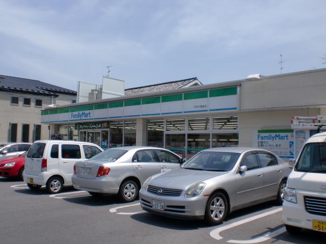 Convenience store. 90m to Family Mart (convenience store)
