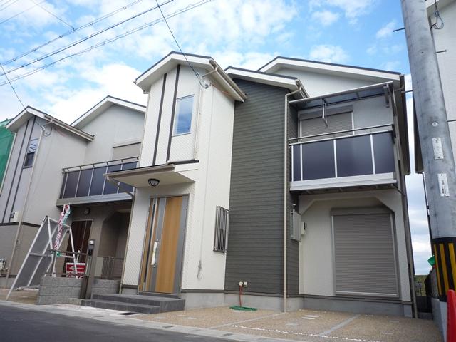 Local appearance photo. Streets were widely refreshing the entire road 6M! It is the sale of all 13 compartments