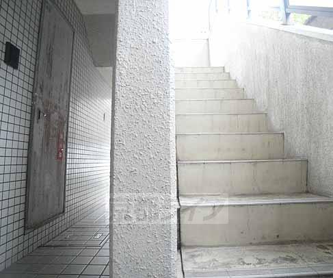 Other common areas. It is bright stairs!