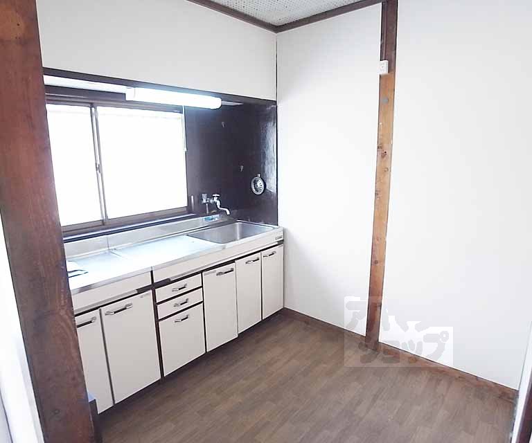 Kitchen. Kitchen space.