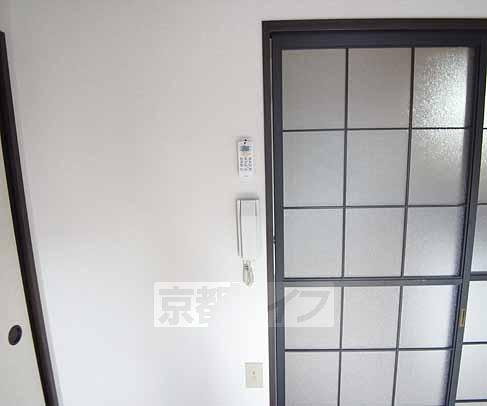 Other room space. There is also a intercom.