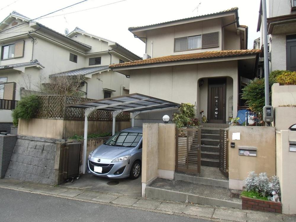 Local appearance photo. Local (12 May 2013) Shooting