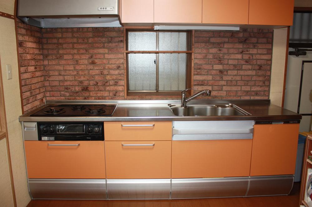 Kitchen. Indoor (12 May 2013) Shooting