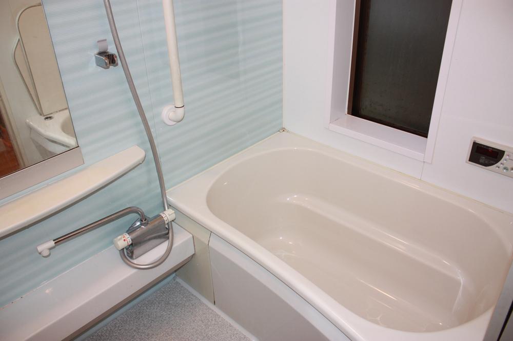 Bathroom. Indoor (12 May 2013) Shooting