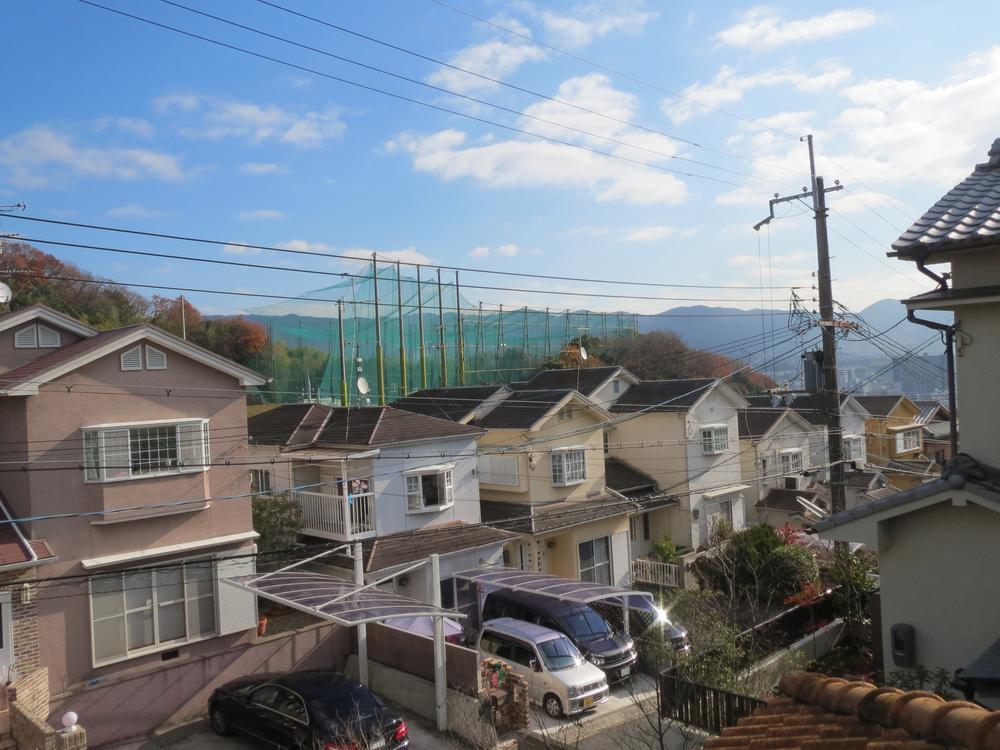View photos from the dwelling unit. View from the site (December 2013) Shooting