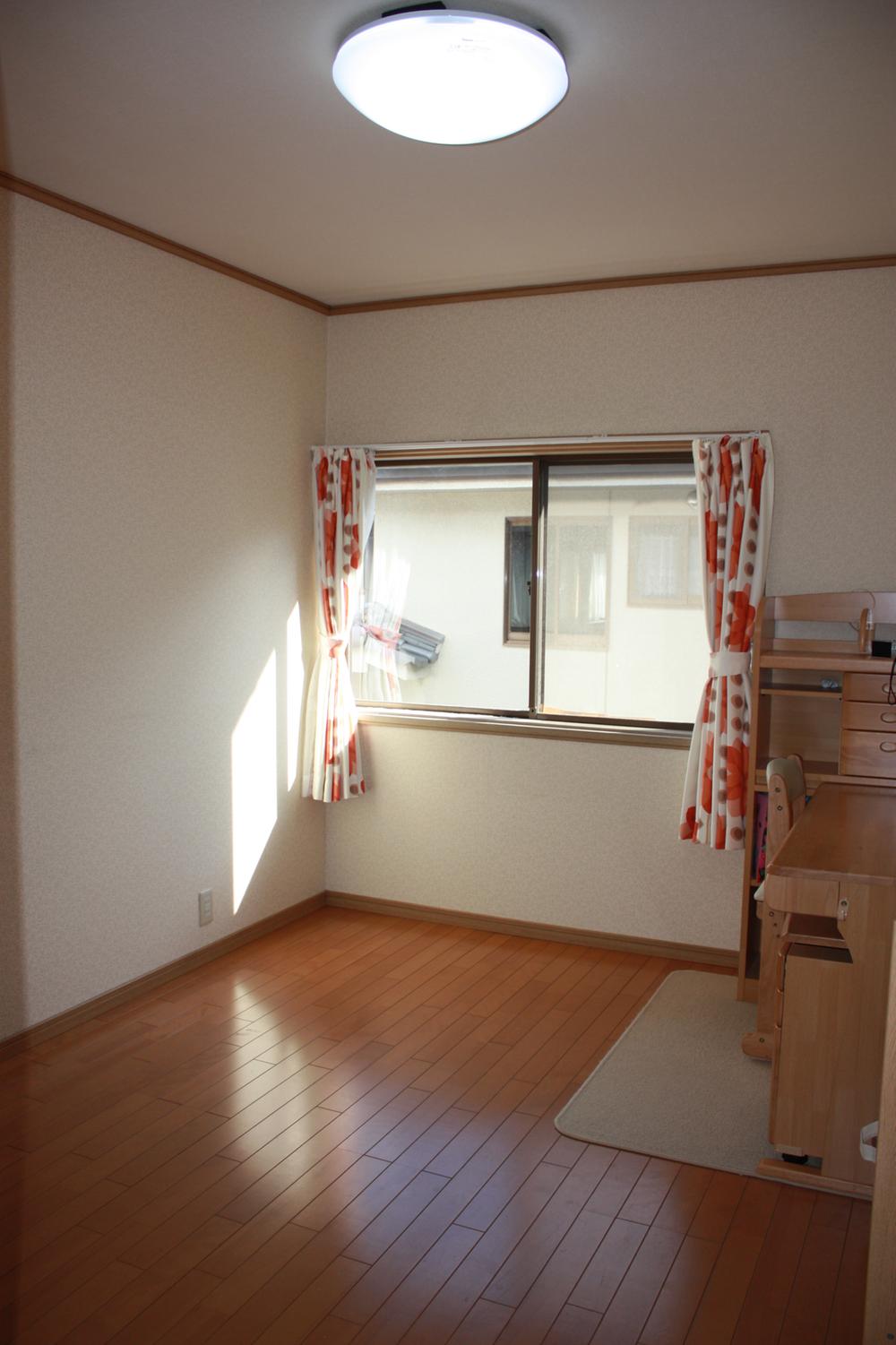 Non-living room. Indoor (12 May 2013) Shooting