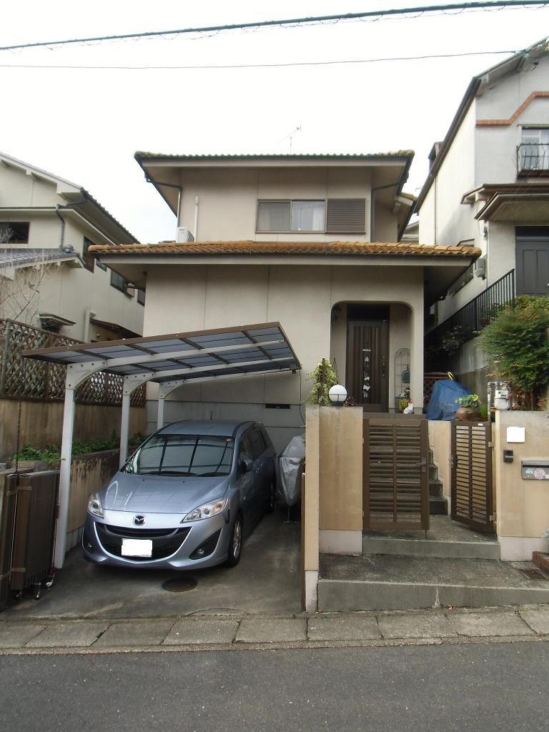 Parking lot. Local (12 May 2013) Shooting