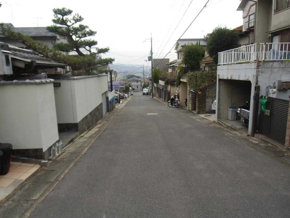 Local photos, including front road. Local (12 May 2013) Shooting