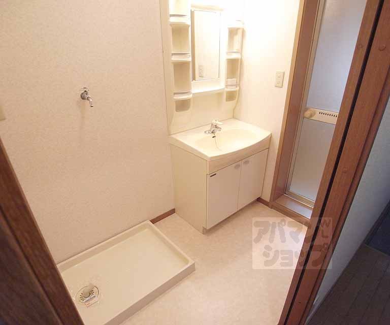 Washroom. It is the washroom.