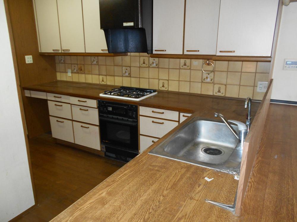 Kitchen. Room (August 2013) Shooting