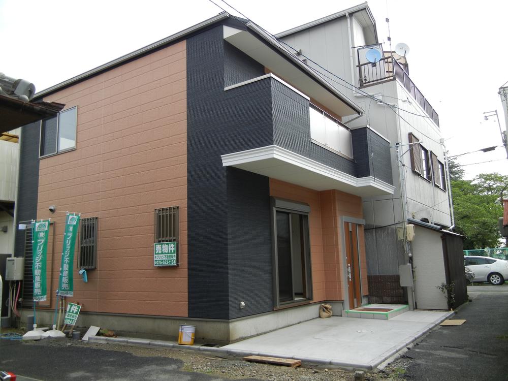 Building plan example (exterior photos). The company construction cases