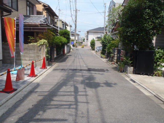 Local photos, including front road. Local (July 2013) Shooting