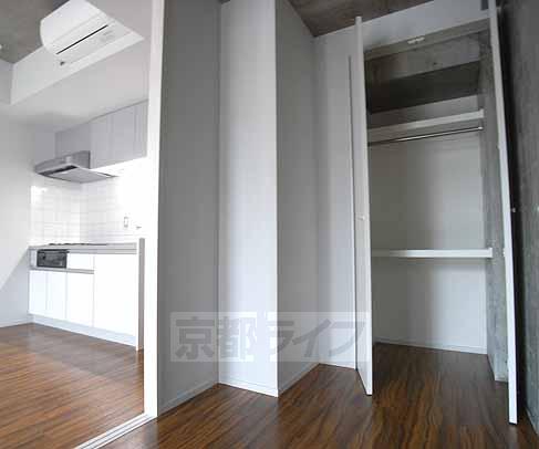 Receipt. There is also a closet in the room.