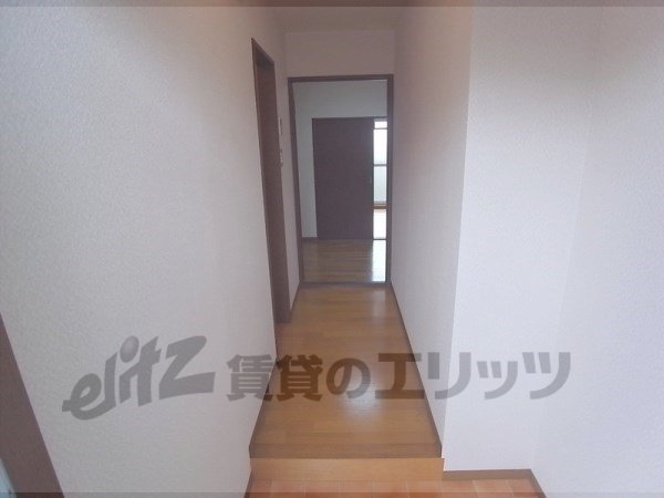 Other room space. Corridor