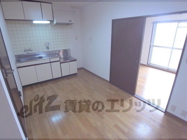 Living and room. Spacious living