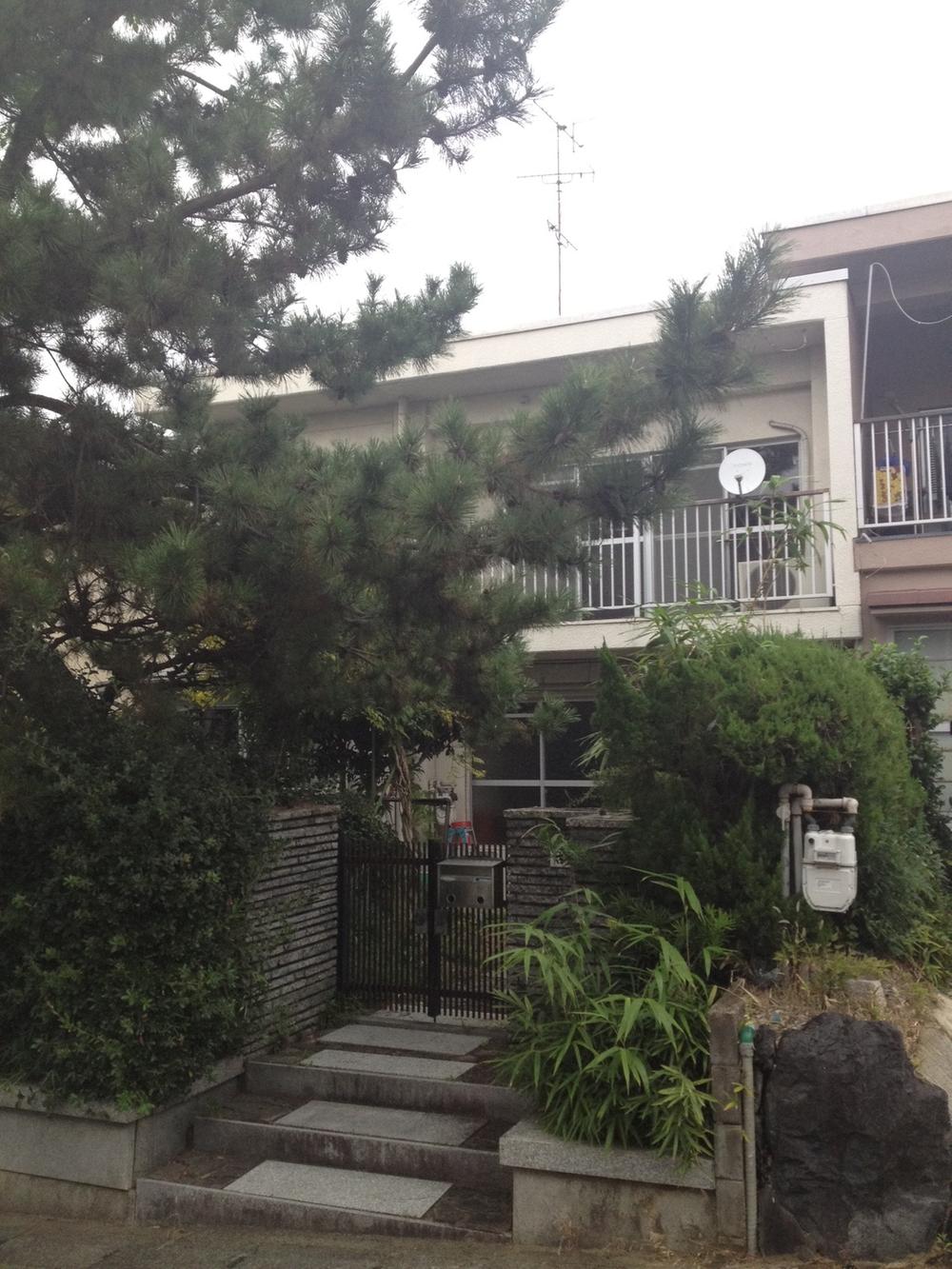 Local appearance photo