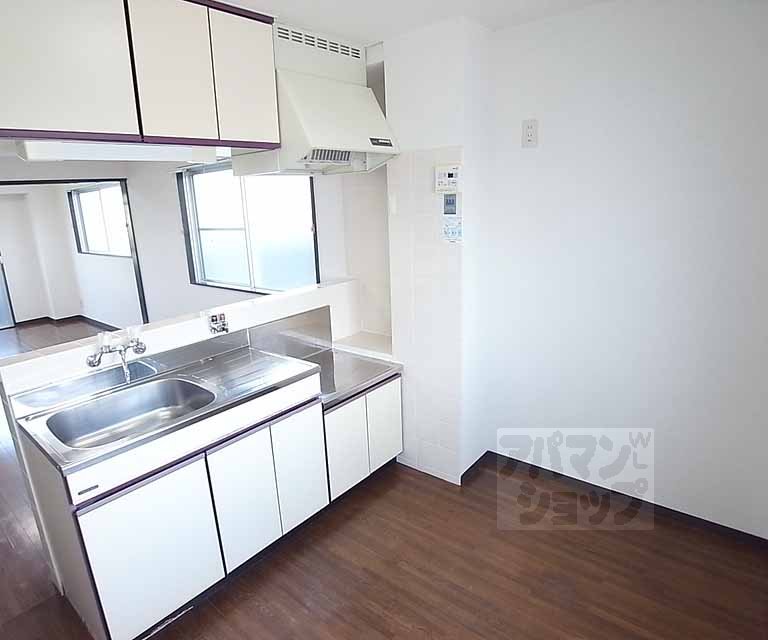 Kitchen. Counter kitchen.