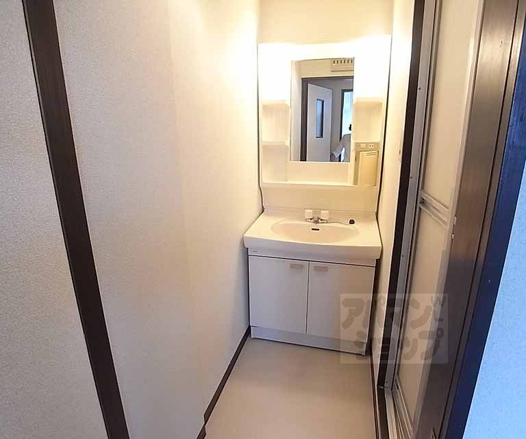 Washroom. It is the washroom.