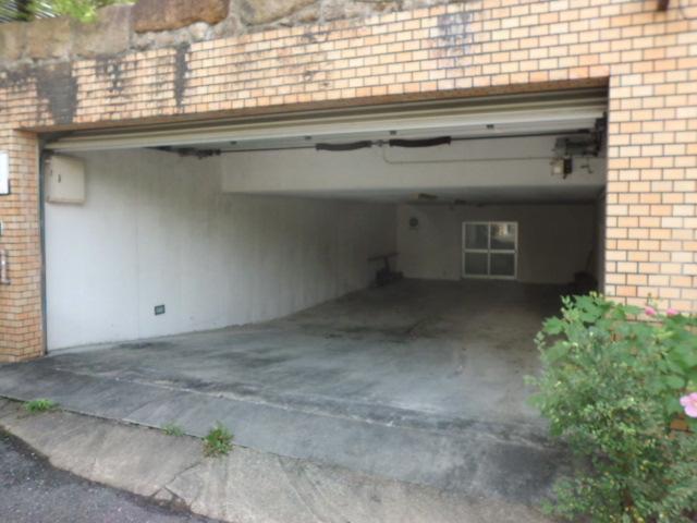 Parking lot. Local (10 May 2013) Shooting