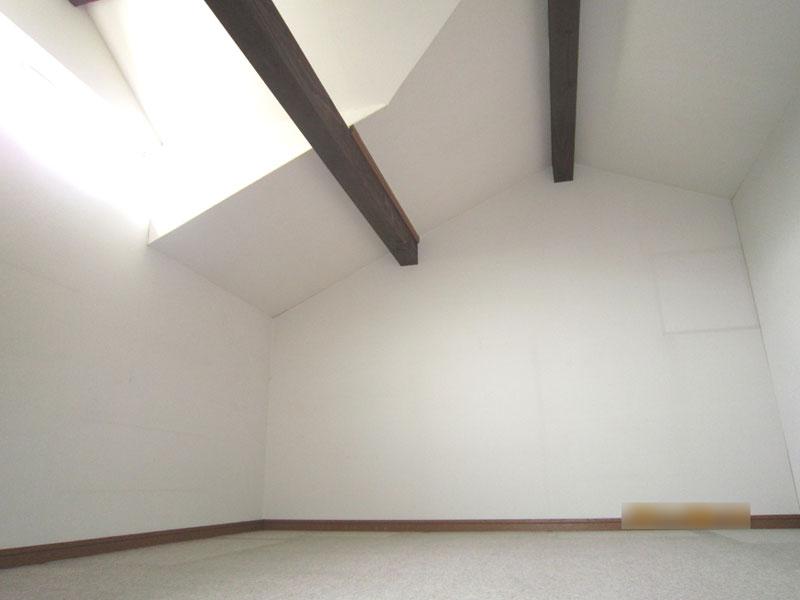 Receipt. Ceiling storage