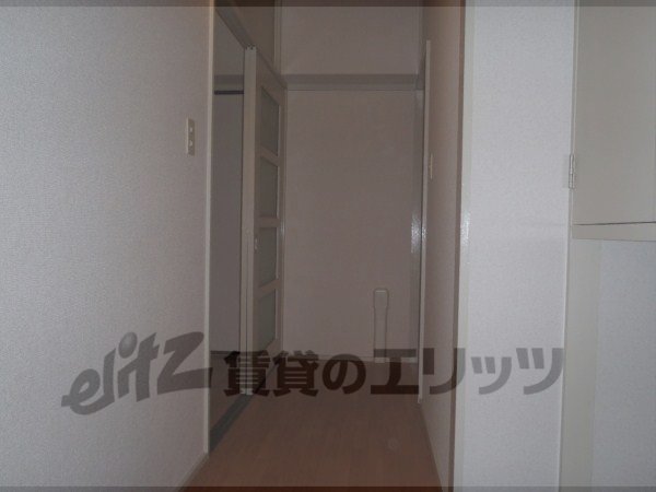 Other room space. Corridor